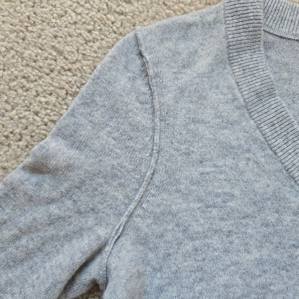 NWOT Aqua Cashmere Sweater Grey V-neck - Picture 4 of 8